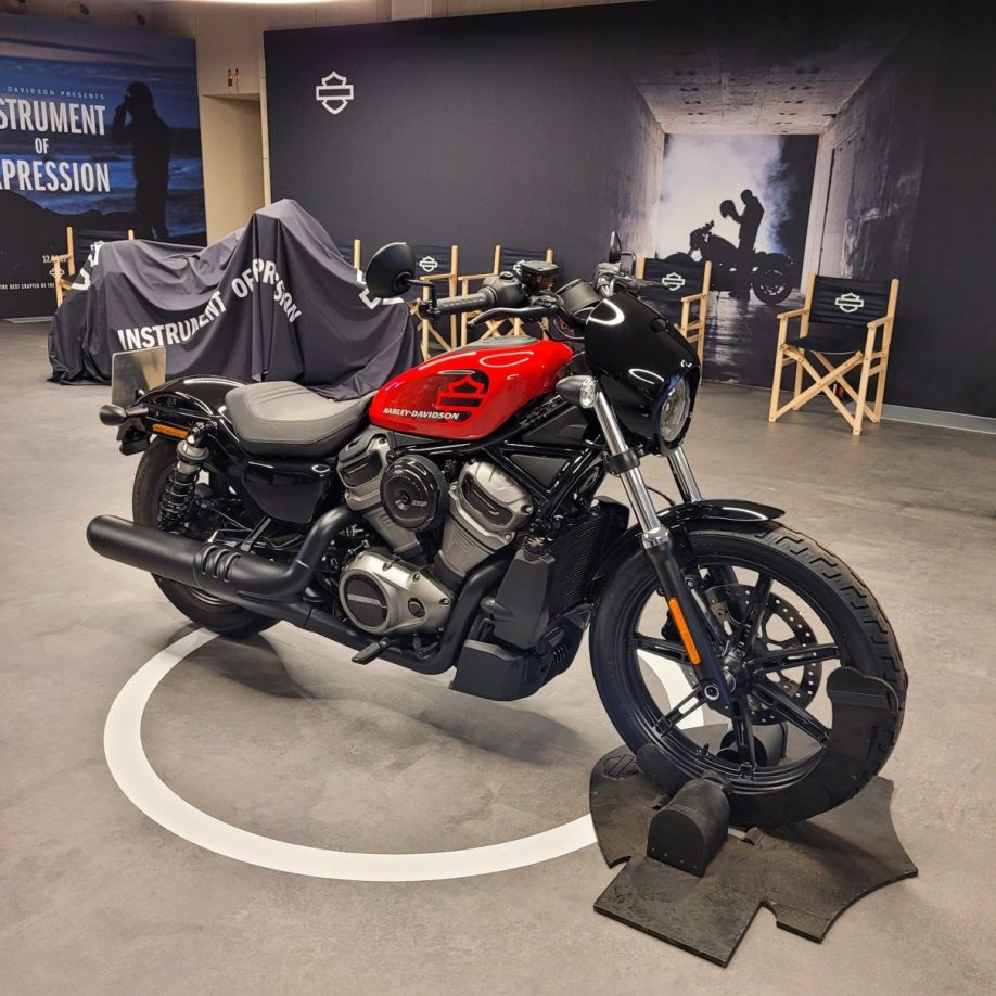 HARLEY-DAVIDSON® NIGHTSTER HARLEY-DAVIDSON® NIGHTSTER