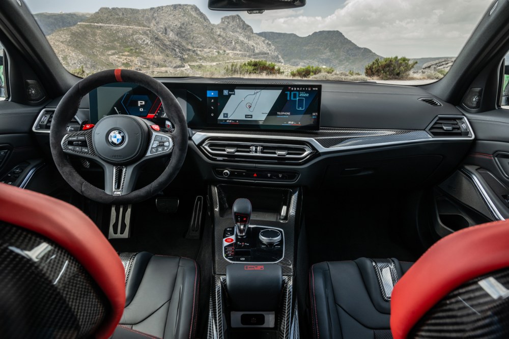BMW M3 CS &ndash; Čtvrt&yacute; schod