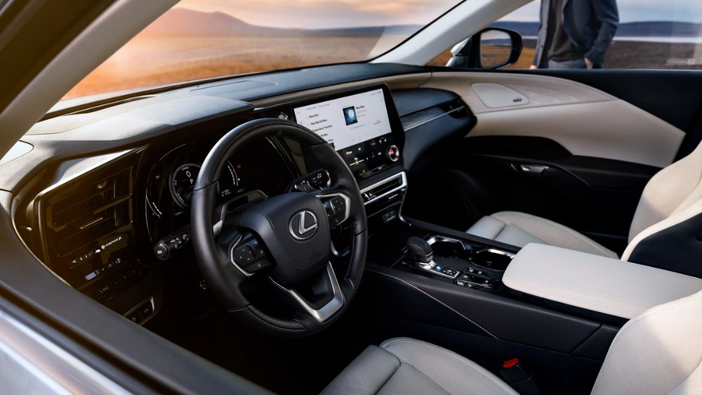 LEXUS – SUV LEXUS – SUV